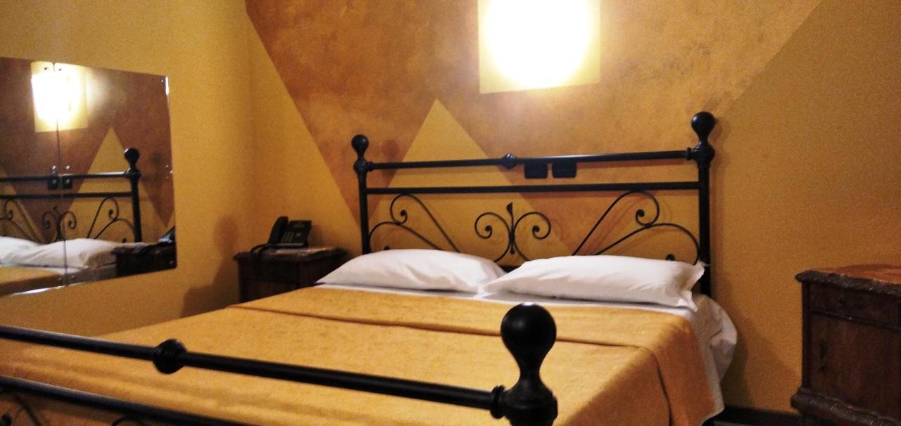 Hotel Motel Est Пескиера Боромео Екстериор снимка
